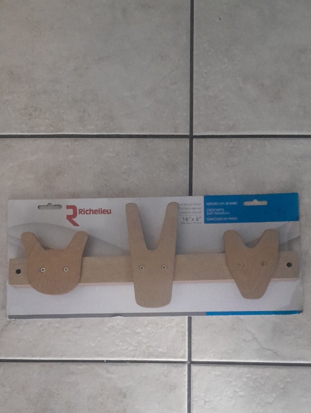 Richelieu Natural Wood Bunny Hook Rack - Light Wood Closet Organizer